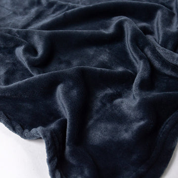 LOUNGE PUG Charcoal Grey Large Flannel Fleece Throw Blanket 140 x 180 cm