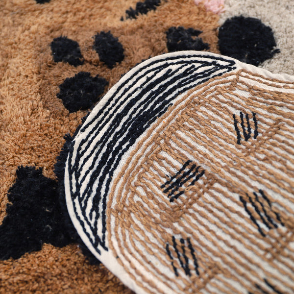 Children's Little Cheetah Shaggy Rug Fabric Close-up Image