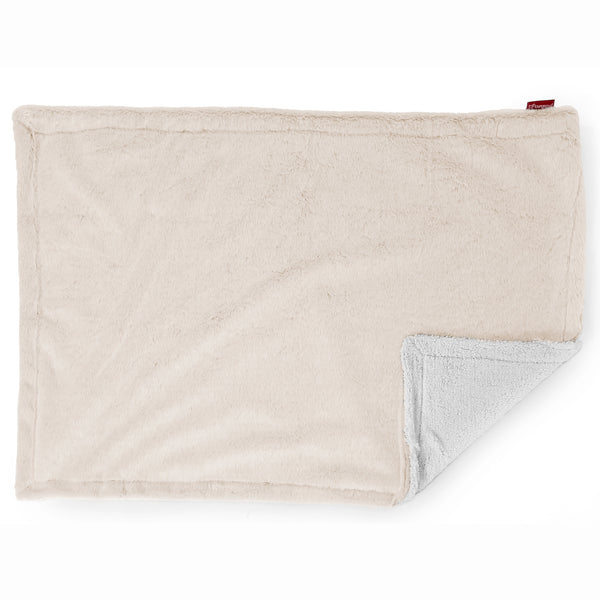 Sherpa Throw / Blanket - Fluffy Faux Fur Rabbit White Fabric Close-up Image
