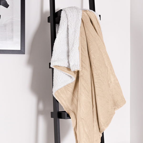 Sherpa Throw / Blanket - Fleece Cream Fabric Close-up Image